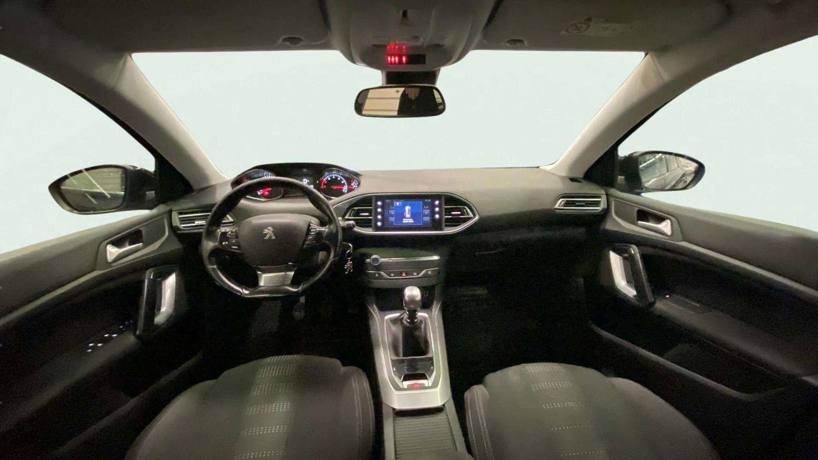 https://cdn-flexicar.caraffinity.it/public_appraisal_images_pro/images/stock/170417/LRrwYcKiSF__2632KDK_530b8225f36c4aa38390d281484bf7ca_Interior_9.jpeg.jpg