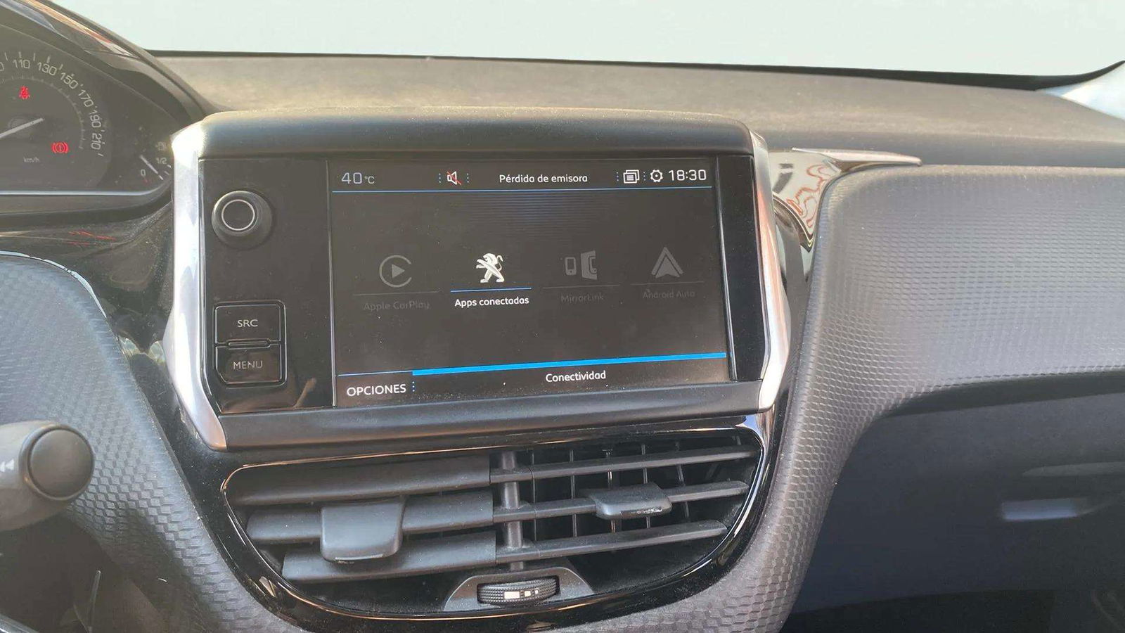 https://cdn-flexicar.caraffinity.it/public_appraisal_images_pro/images/stock/170496/SOxQLwz1hB__2_7_Interior_6645KPT_a78d3c76c9a044baa364629e3d26b4f0_Interior_7.jpeg.jpg