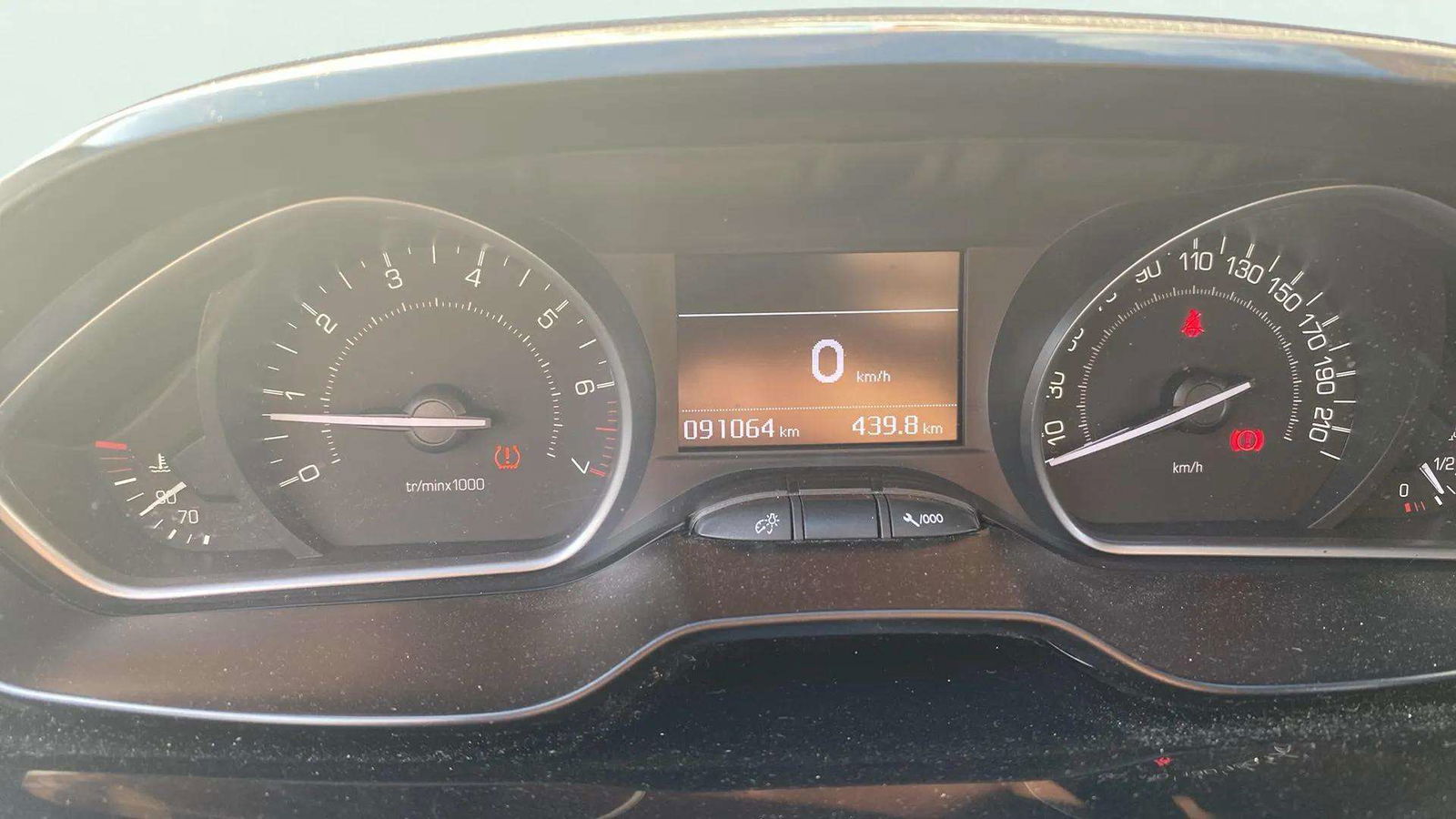 https://cdn-flexicar.caraffinity.it/public_appraisal_images_pro/images/stock/170496/nuOA9BPDKm__2_9_Interior_6645KPT_a78d3c76c9a044baa364629e3d26b4f0_Interior_9.jpeg.jpg