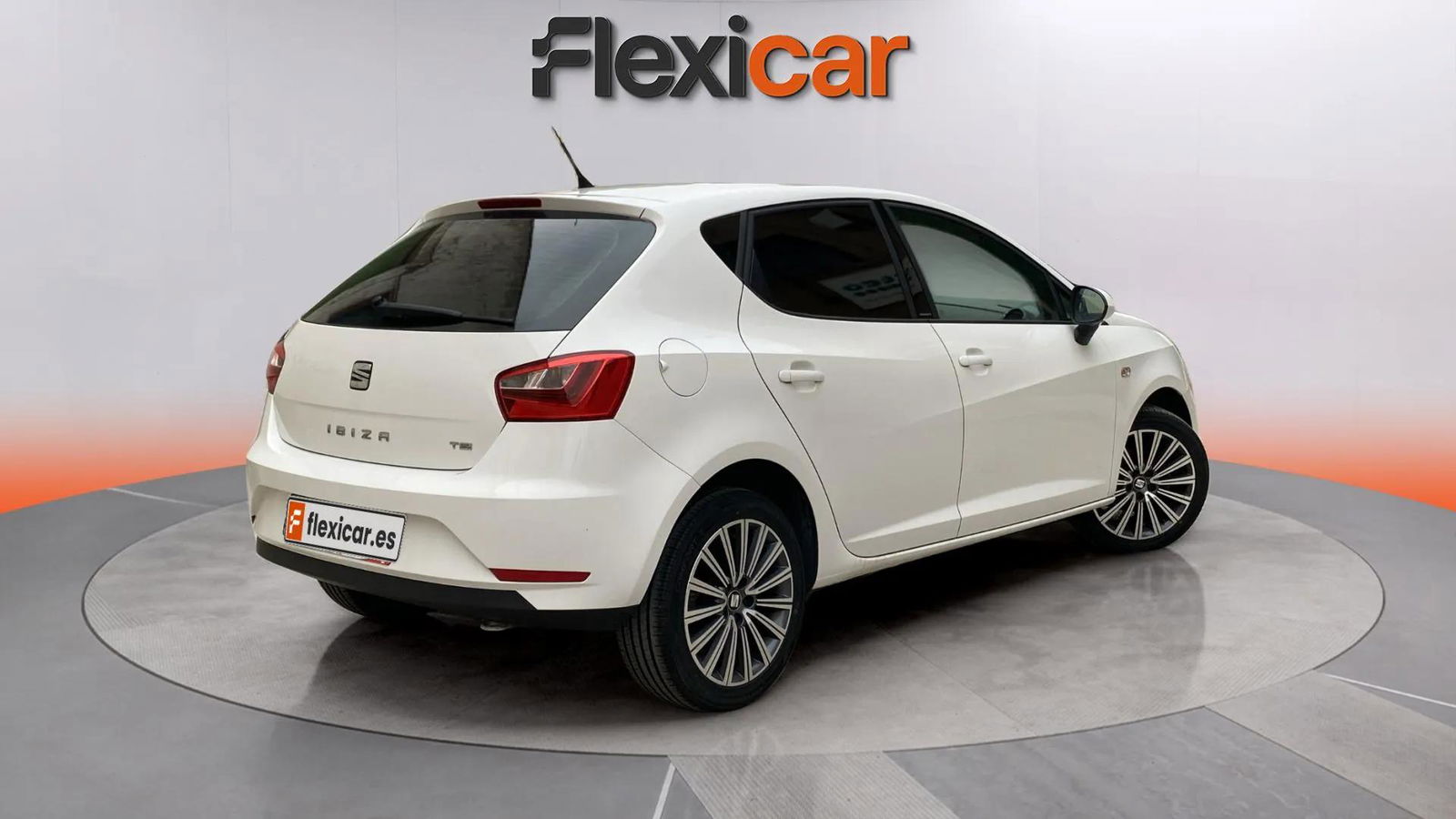 https://cdn-flexicar.caraffinity.it/public_appraisal_images_pro/images/stock/170538/YRULou99vQ__4880JRV_a583833b93b7422fbc646d47080a525a_Exterior_5.jpeg.jpg