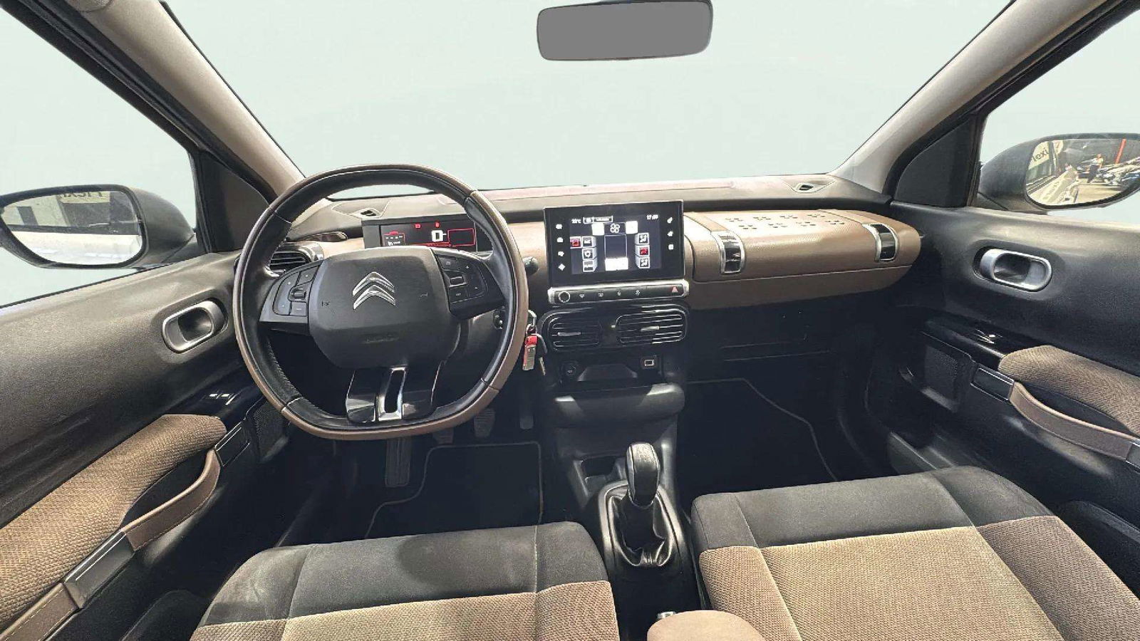 https://cdn-flexicar.caraffinity.it/public_appraisal_images_pro/images/stock/170993/lh23Ch6v9l__6953JPL_47e56740efaf4fb3aabe8dd3b863caa5_Interior_9.jpeg.jpg