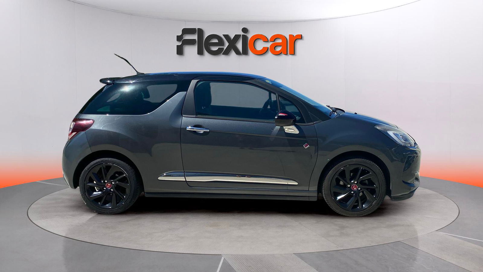 https://cdn-flexicar.caraffinity.it/public_appraisal_images_pro/images/stock/171805/MAcBzzMTG9__IMG-20250730-WA0109.jpg
