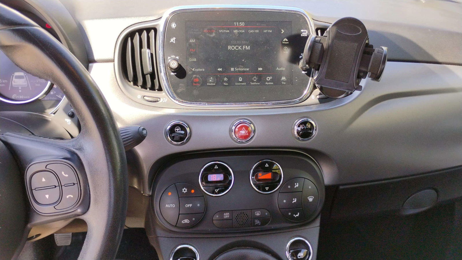 https://cdn-flexicar.caraffinity.it/public_appraisal_images_pro/images/stock/171818/WDMSfsoQBd__0503JXS_e2bf61aec3ee465583bb73c95f53e083_Interior_7.jpg.jpg