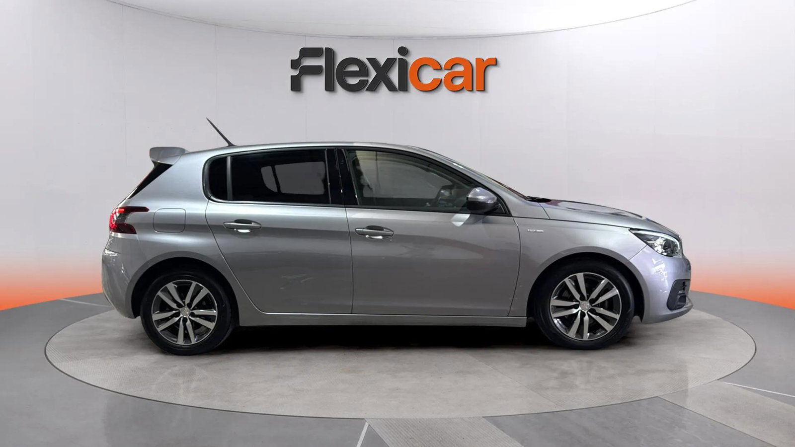 https://cdn-flexicar.caraffinity.it/public_appraisal_images_pro/images/stock/172062/dXsd9D17Ma__3990LSZ_104438ce189747d88e87d1c7463bcff4_Exterior_6.jpeg.jpg