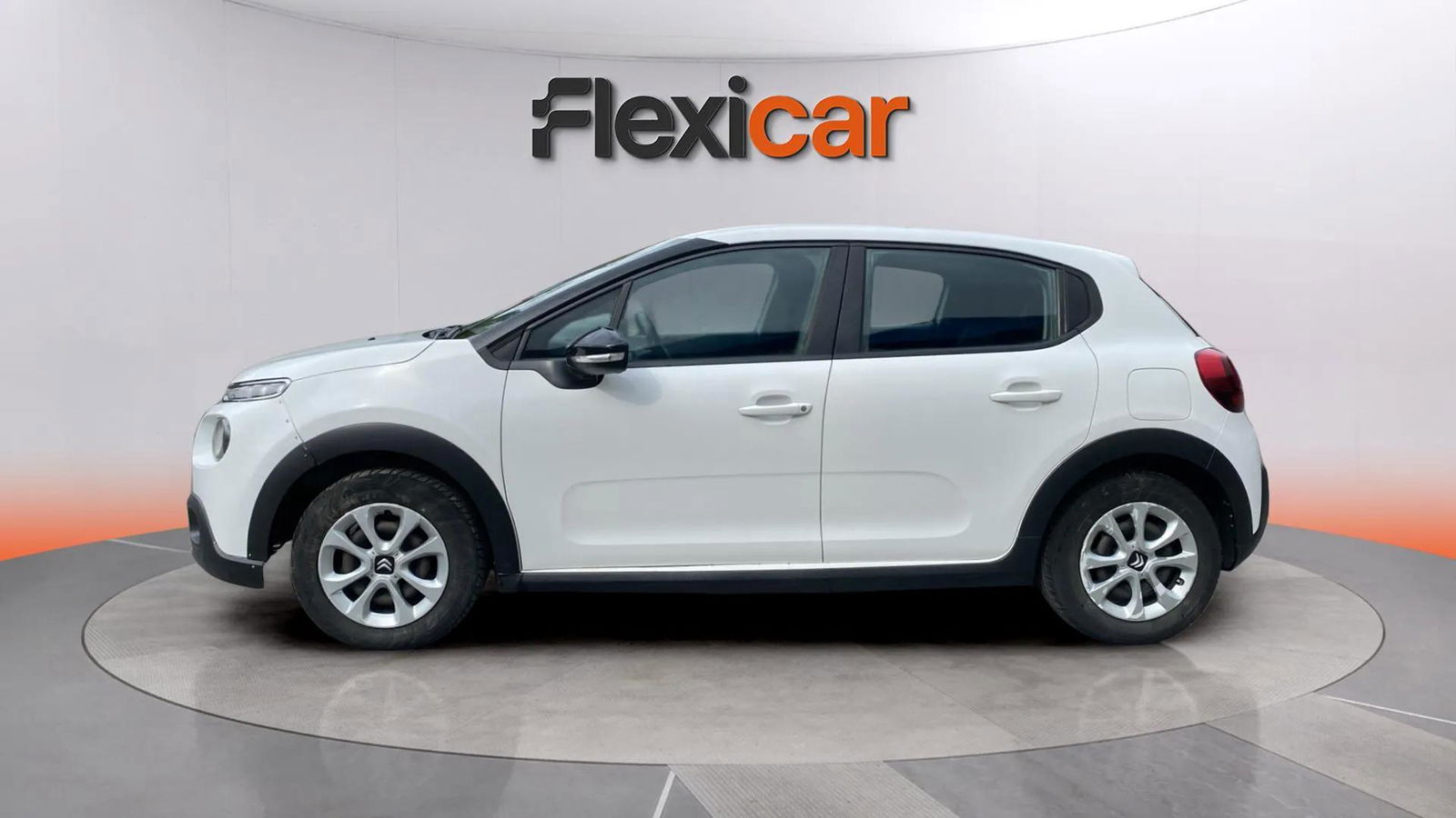 https://cdn-flexicar.caraffinity.it/public_appraisal_images_pro/images/stock/172426/KfPZLTSM92__9784LDB_4a9757b6cc7b449d9d8364241cdffa59_Exterior_2.jpeg.jpg