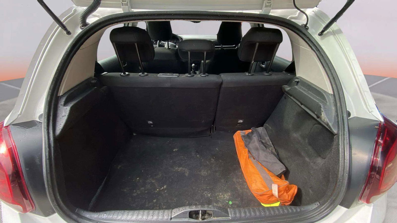 https://cdn-flexicar.caraffinity.it/public_appraisal_images_pro/images/stock/172426/fZQUUkGiqn__9784LDB_4a9757b6cc7b449d9d8364241cdffa59_Interior_16.jpeg.jpg