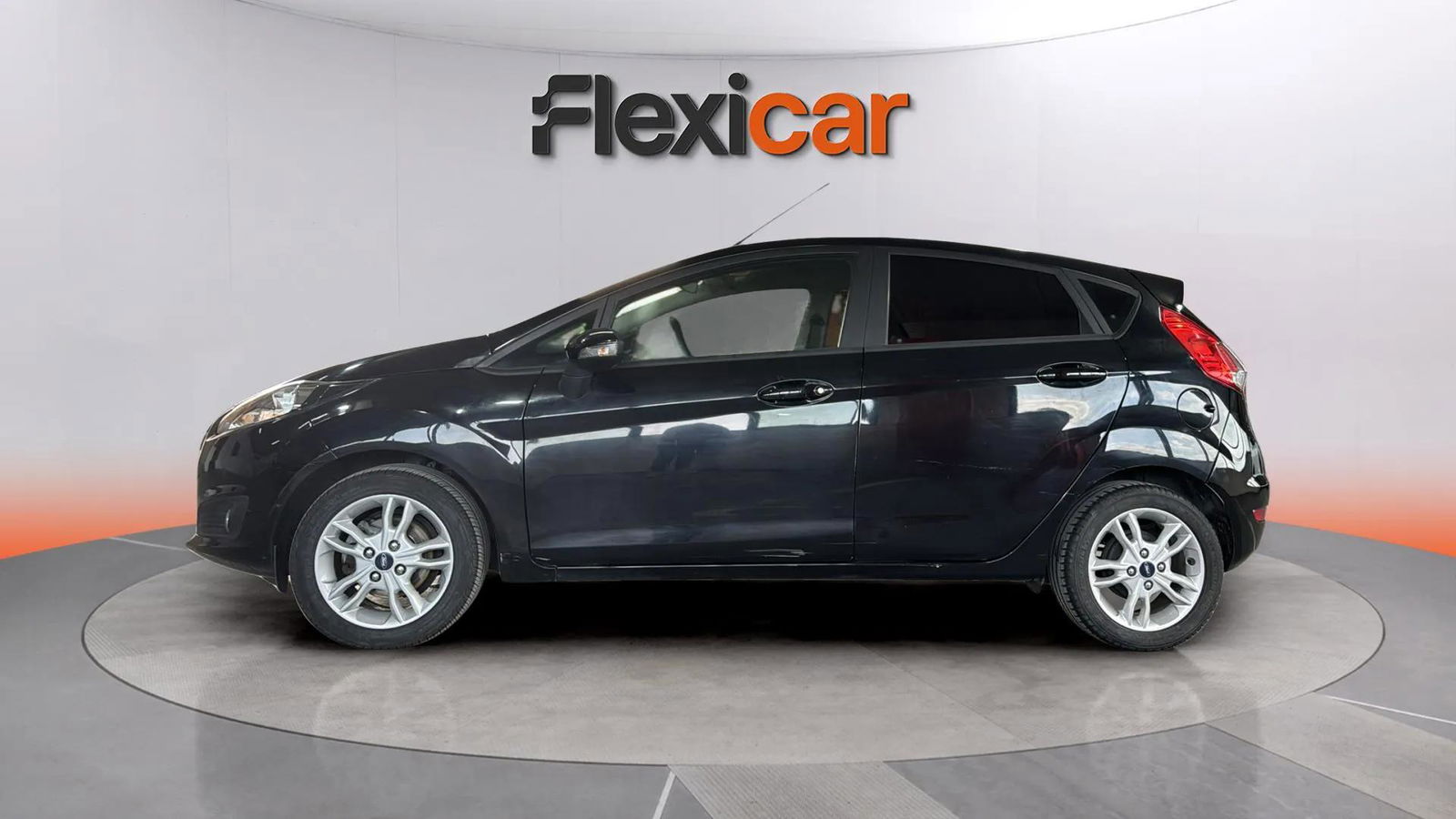 https://cdn-flexicar.caraffinity.it/public_appraisal_images_pro/images/stock/172565/2J6YNct2kN__4.jpg