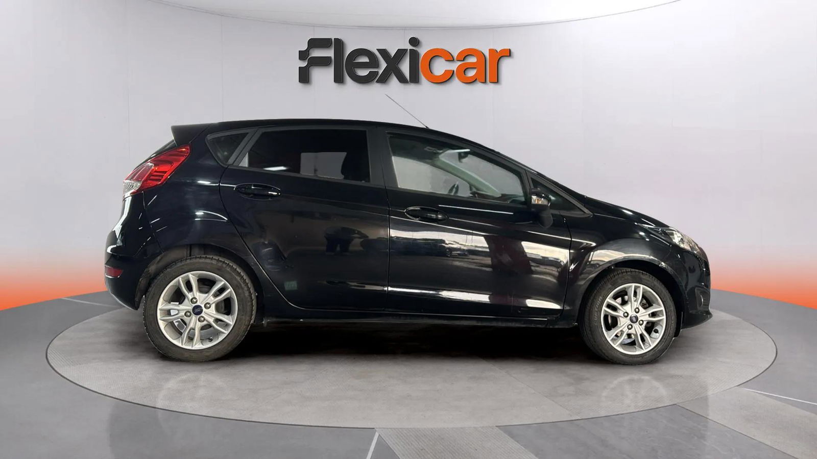 https://cdn-flexicar.caraffinity.it/public_appraisal_images_pro/images/stock/172565/7XDsT5SLDH__8.jpg