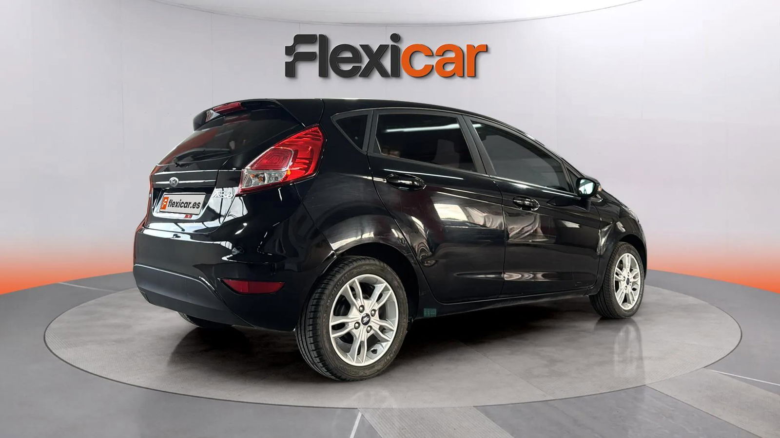 https://cdn-flexicar.caraffinity.it/public_appraisal_images_pro/images/stock/172565/UxcdMMIaqX__7.jpg