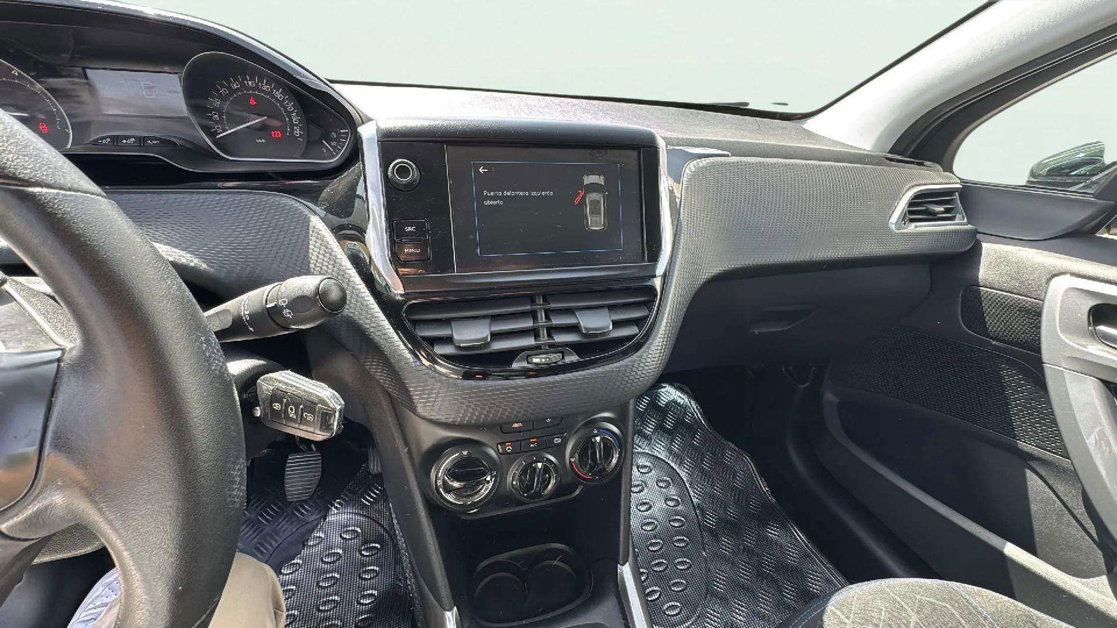 https://cdn-flexicar.caraffinity.it/public_appraisal_images_pro/images/stock/172595/Cd8UkbUuLx__1470KKG_a7247a9272884b7f9dad6dc021bcab6d_Interior_7.jpeg.jpg