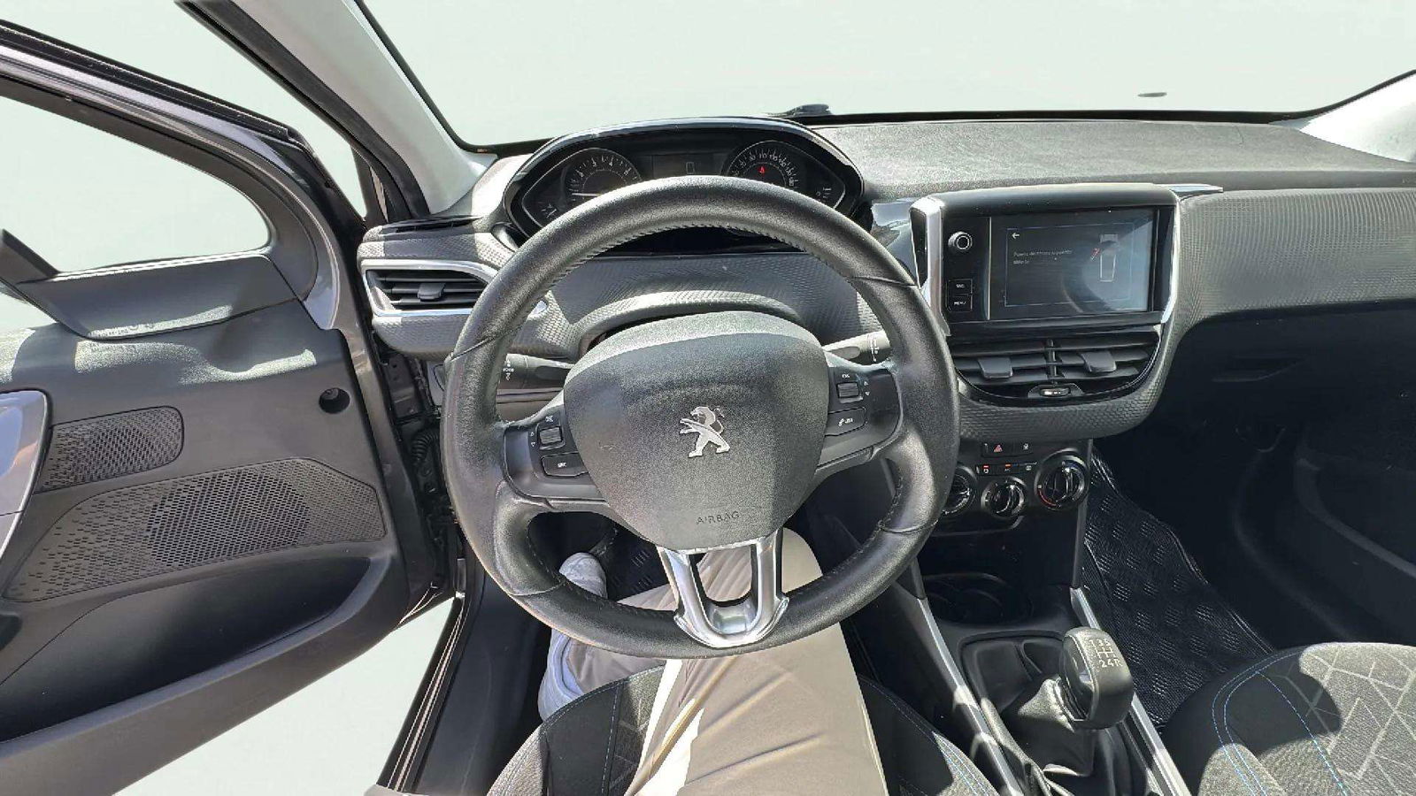 https://cdn-flexicar.caraffinity.it/public_appraisal_images_pro/images/stock/172595/JWq9Qk42H0__1470KKG_a7247a9272884b7f9dad6dc021bcab6d_Interior_8.jpeg.jpg