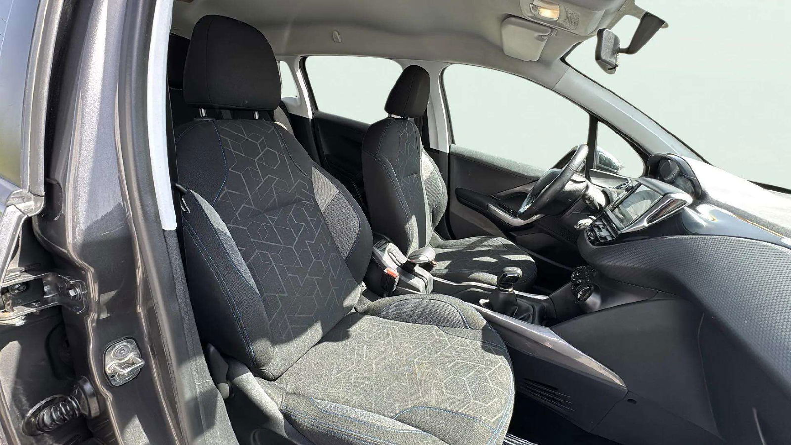 https://cdn-flexicar.caraffinity.it/public_appraisal_images_pro/images/stock/172595/PoiKscF31U__1470KKG_a7247a9272884b7f9dad6dc021bcab6d_Interior_10.jpeg.jpg