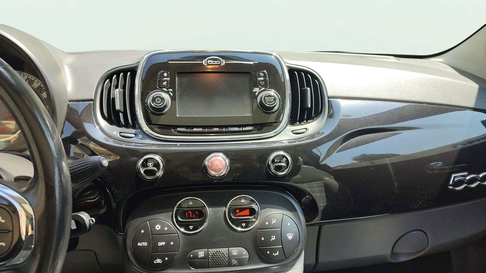 https://cdn-flexicar.caraffinity.it/public_appraisal_images_pro/images/stock/173164/9cqoRnERMJ__5450JML_efb08fb0b3824480af074ed1b671b734_Interior_7.jpg.jpg
