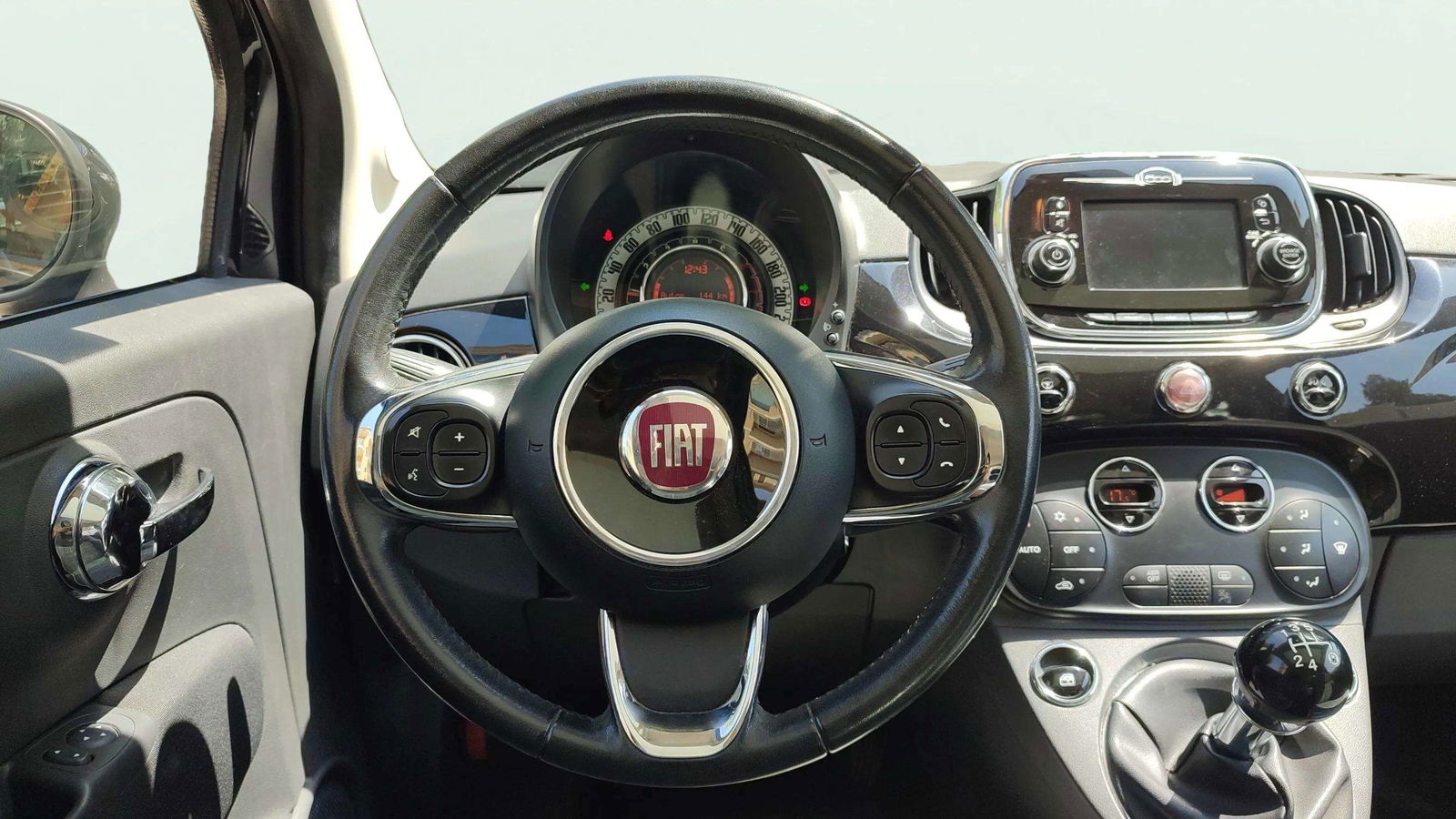 https://cdn-flexicar.caraffinity.it/public_appraisal_images_pro/images/stock/173164/PdceHhJawJ__5450JML_efb08fb0b3824480af074ed1b671b734_Interior_8.jpg.jpg