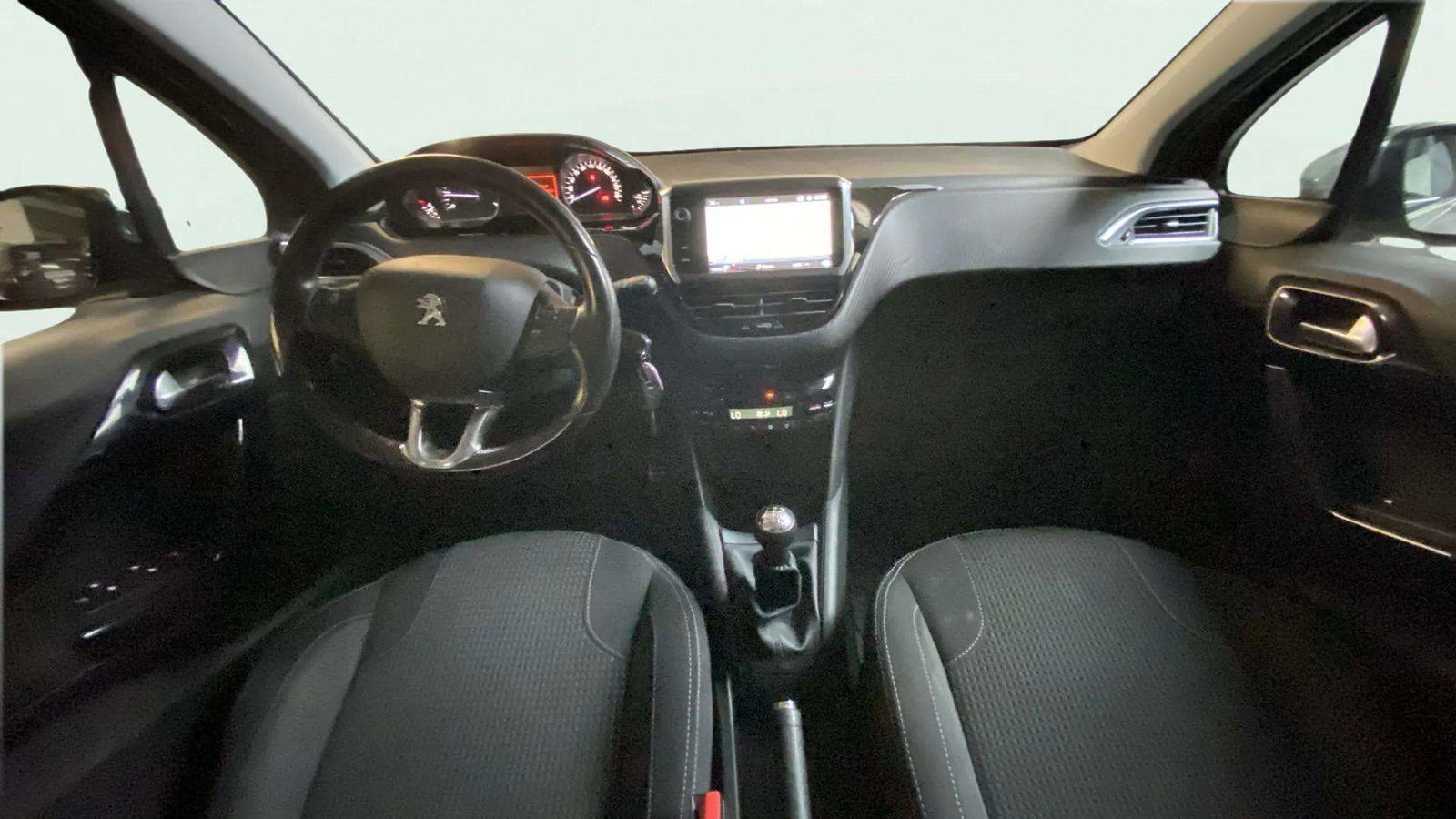 https://cdn-flexicar.caraffinity.it/public_appraisal_images_pro/images/stock/173358/H6UXhB15qE__3373KLG_db1bac10a5d549f086c914cf63b7cc67_Interior_13.jpeg.jpg