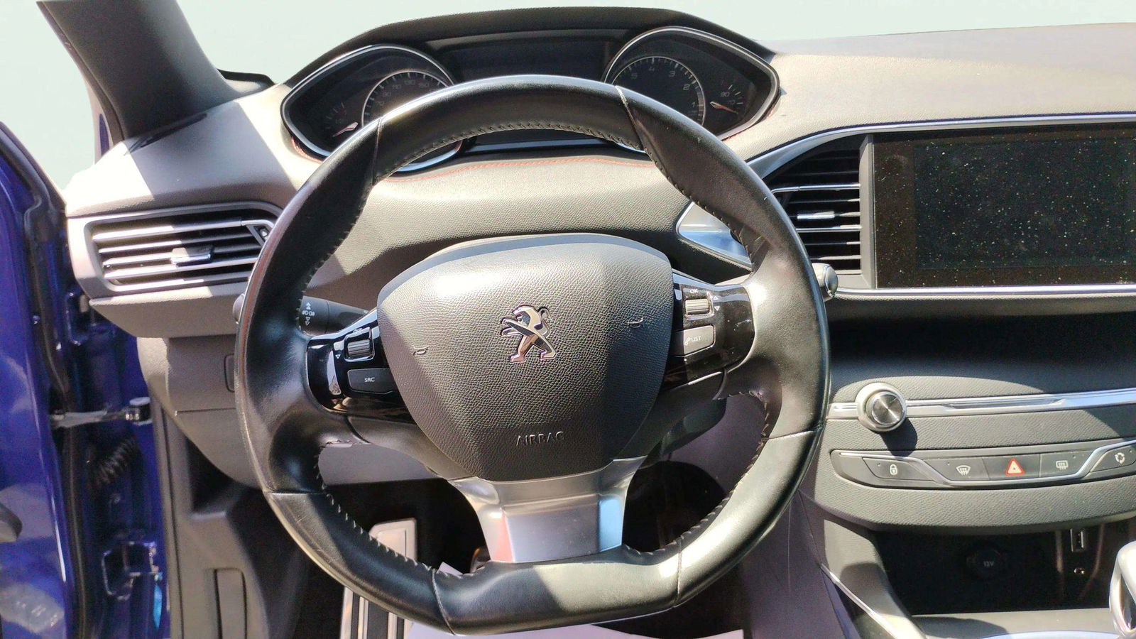 https://cdn-flexicar.caraffinity.it/public_appraisal_images_pro/images/stock/173487/MOg7t3okYZ__1214JMF_1b00c9dc811f40a08d0aff03bcd4d956_Interior_8.jpg.jpg