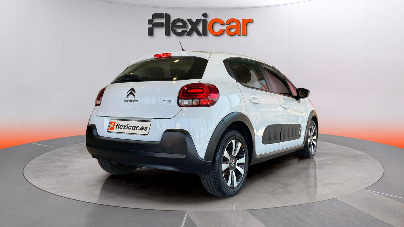 https://cdn-flexicar.caraffinity.it/public_appraisal_images_pro/images/stock/174054/dyZb8SWjqb__IMG-20250809-WA0417.jpg