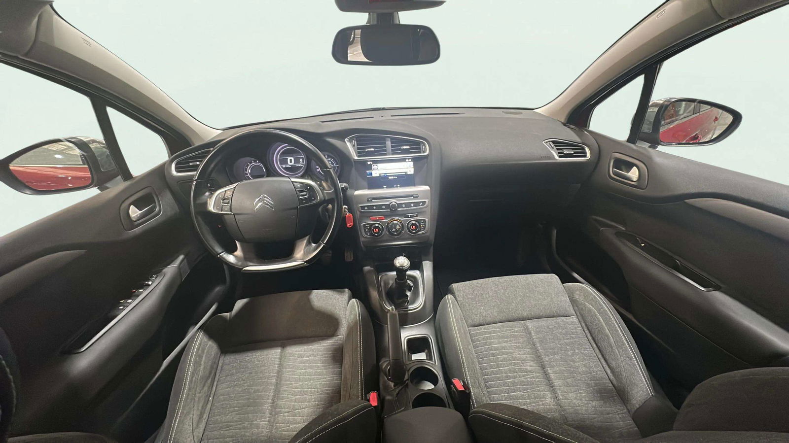 https://cdn-flexicar.caraffinity.it/public_appraisal_images_pro/images/stock/174265/GSBzaYBwKn__2_9_Interior_0518JRD_44ab690275e8403a8492d7c521f11367_Interior_9.jpeg.jpg
