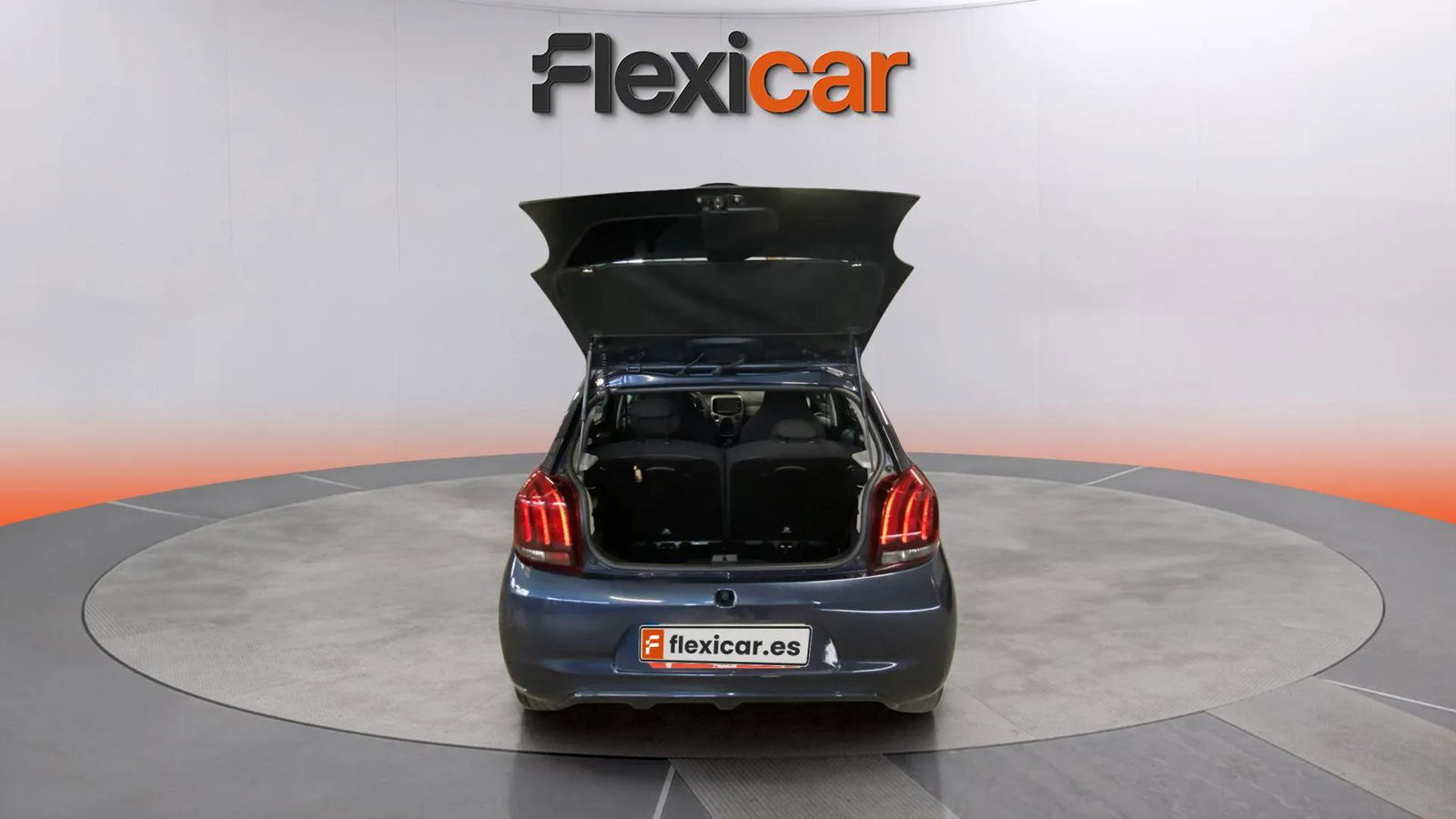 https://cdn-flexicar.caraffinity.it/public_appraisal_images_pro/images/stock/175362/fUlSz4TIm5__7766KGF_9be7dd84b5524d4cac492c0bd60a2813_Interior_13.jpeg.jpg