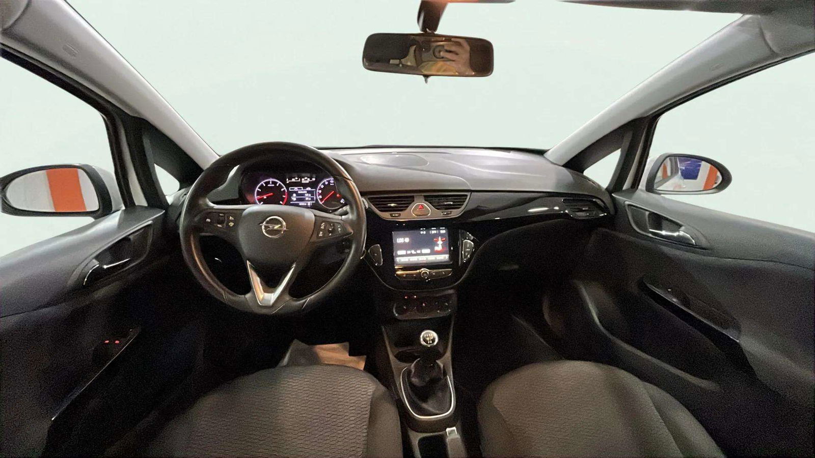 https://cdn-flexicar.caraffinity.it/public_appraisal_images_pro/images/stock/175432/cM567MGIf7__2_9_Interior_1250JXY_5f508227150348e38baf0f8fba902d04_Interior_9.jpeg.jpg