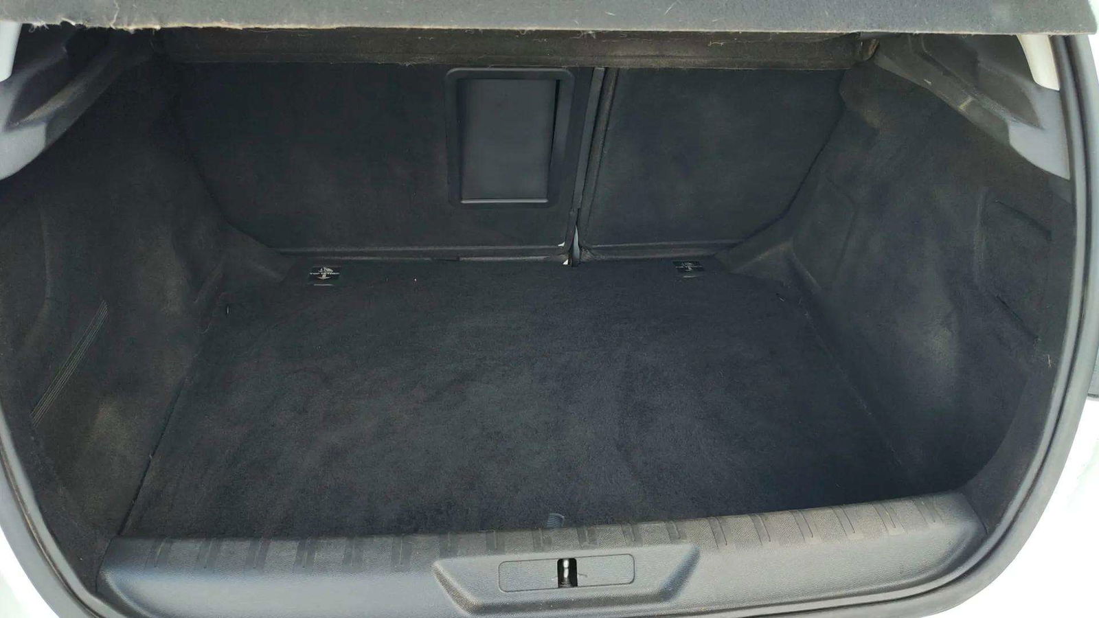 https://cdn-flexicar.caraffinity.it/public_appraisal_images_pro/images/stock/175856/LG31Nxum2a__2_16_Interior_9497KKP_9fd966edf17640819872efc1217210b3_Interior_16.jpg.jpg