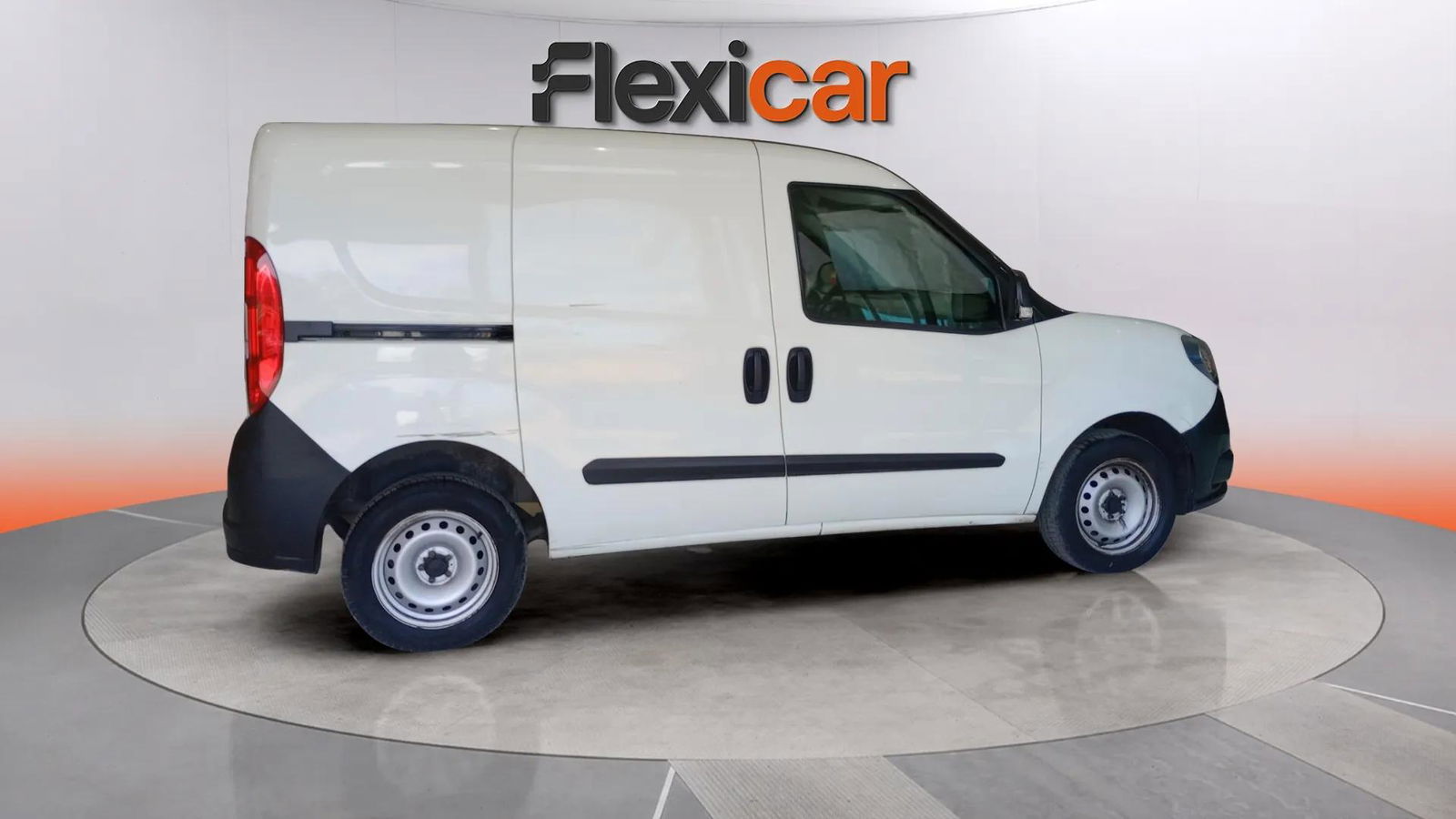 https://cdn-flexicar.caraffinity.it/public_appraisal_images_pro/images/stock/176354/n1aZBiggSc__5762KXK_eba5cdc5f11c4074a4cfc3a33b632eca_Exterior_3.jpg.jpg