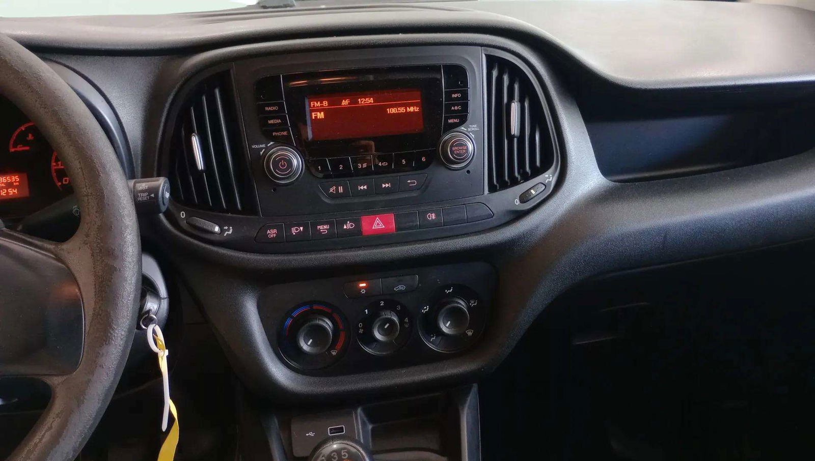 https://cdn-flexicar.caraffinity.it/public_appraisal_images_pro/images/stock/176354/q6h81b397z__5762KXK_eba5cdc5f11c4074a4cfc3a33b632eca_Interior_7.jpg.jpg