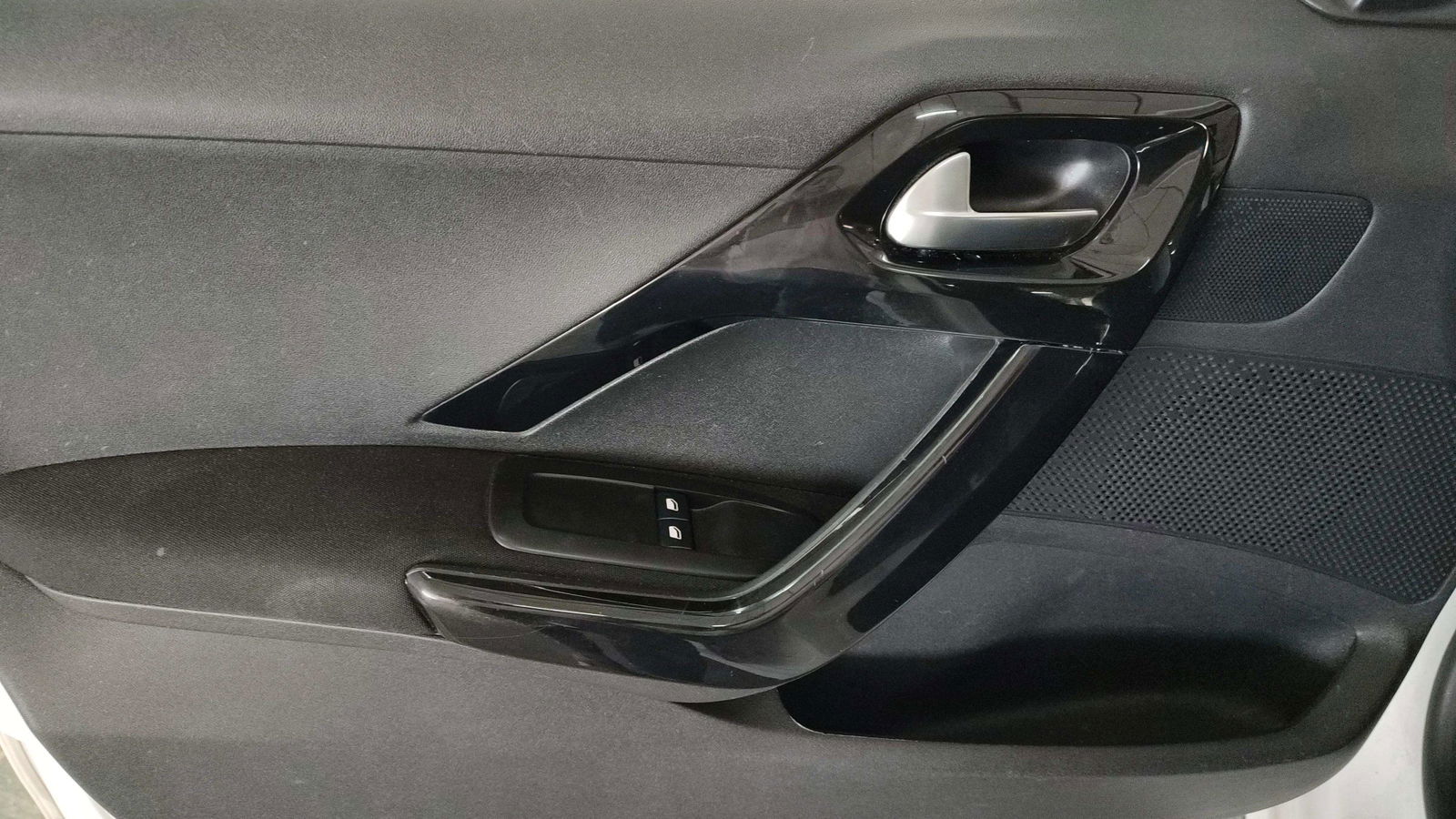 https://cdn-flexicar.caraffinity.it/public_appraisal_images_pro/images/stock/176523/2Fxjxjdax6__2472KGP_887fee2a0ed04796b9d7729df68f10af_Interior_6.jpg.jpg