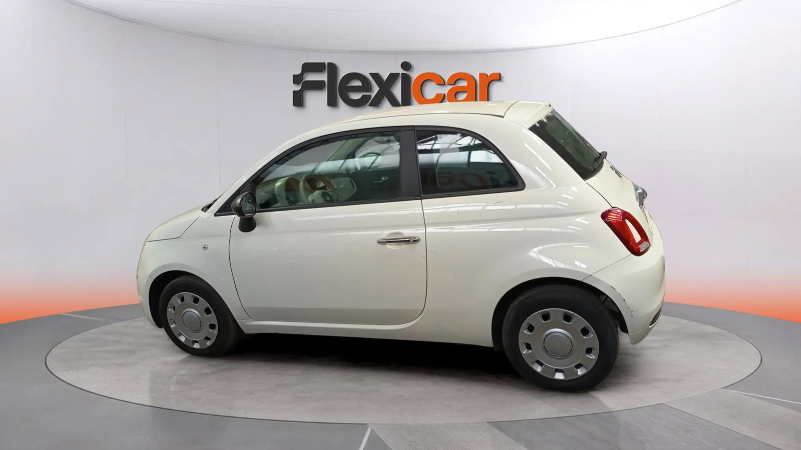 https://cdn-flexicar.caraffinity.it/public_appraisal_images_pro/images/stock/176669/RjF4gKdmTk__18.jpg