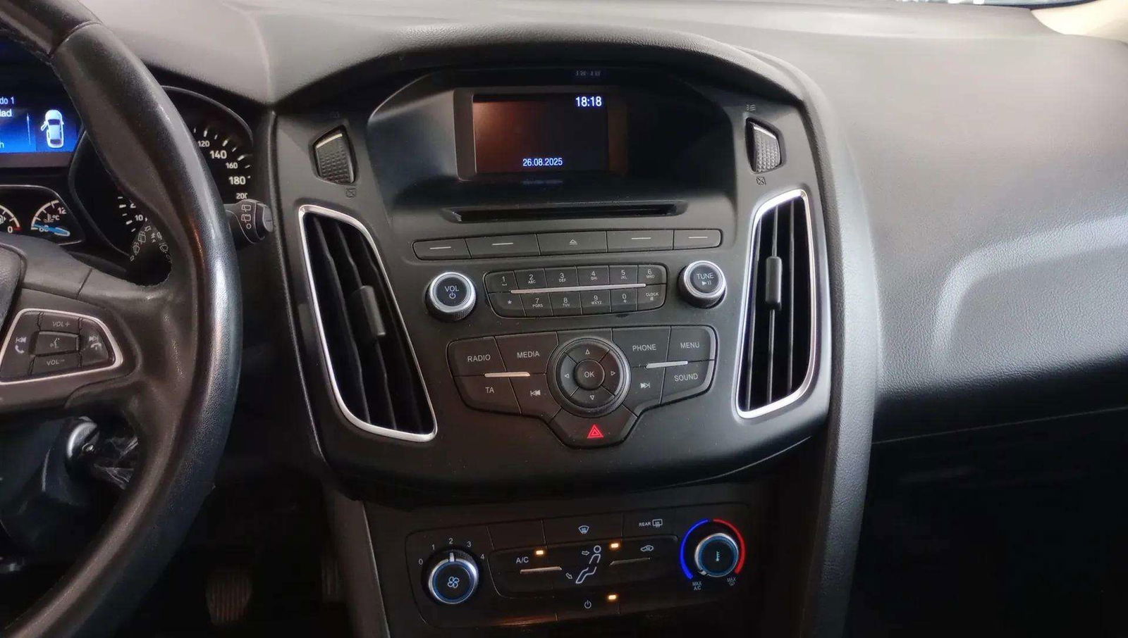 https://cdn-flexicar.caraffinity.it/public_appraisal_images_pro/images/stock/177354/tVdzqKuCO7__3783JRT_5f109fbb44d94dc9a7cf7b663d5155a6_Interior_7.jpg.jpg