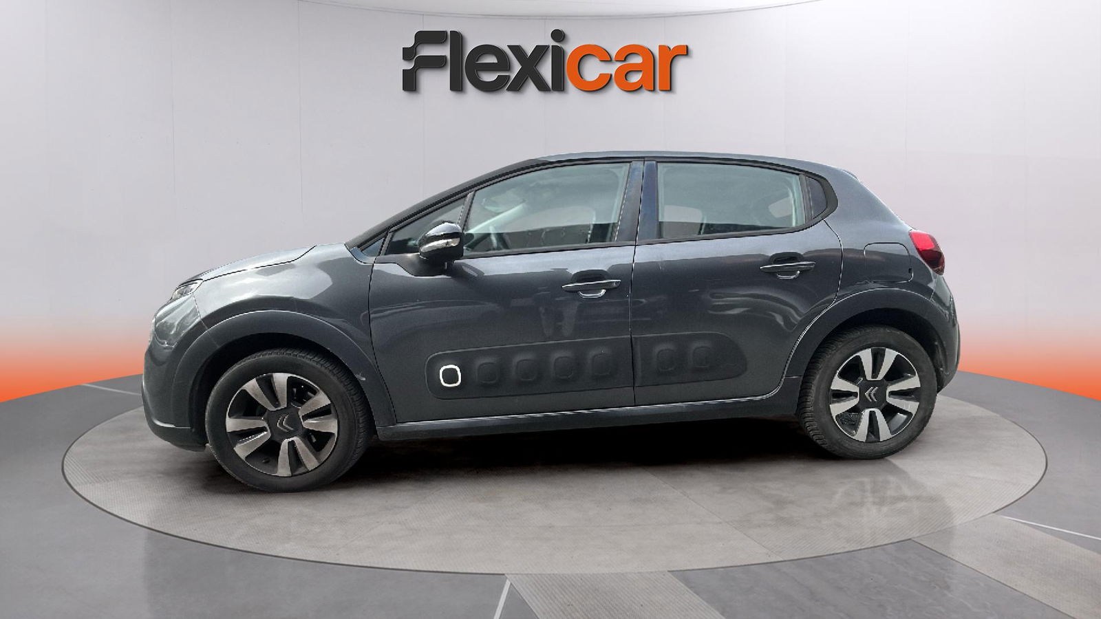 https://cdn-flexicar.caraffinity.it/public_appraisal_images_pro/images/stock/177792/qHzyfS6KlS__IMG_8964.jpeg