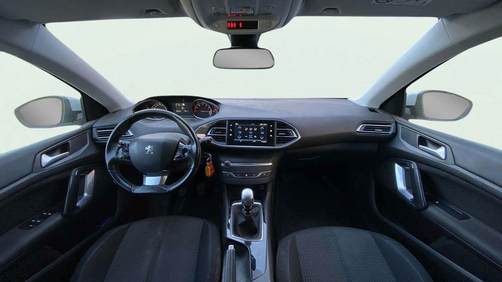 https://cdn-flexicar.caraffinity.it/public_appraisal_images_pro/images/stock/177837/96YlKA2e0O__2_9_Interior_9195KYM_5295af65c41440c6a8d73c85999de8e4_Interior_9.jpeg.jpg
