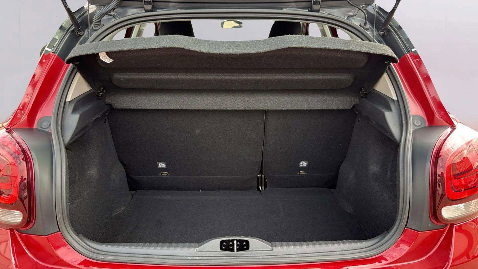 https://cdn-flexicar.caraffinity.it/public_appraisal_images_pro/images/stock/178046/jscrJFQr4D__VF7SXHMZ6JT509140_bf215f7c220849d092fc5bfcf28d4e72_Interior_16.jpeg.jpg
