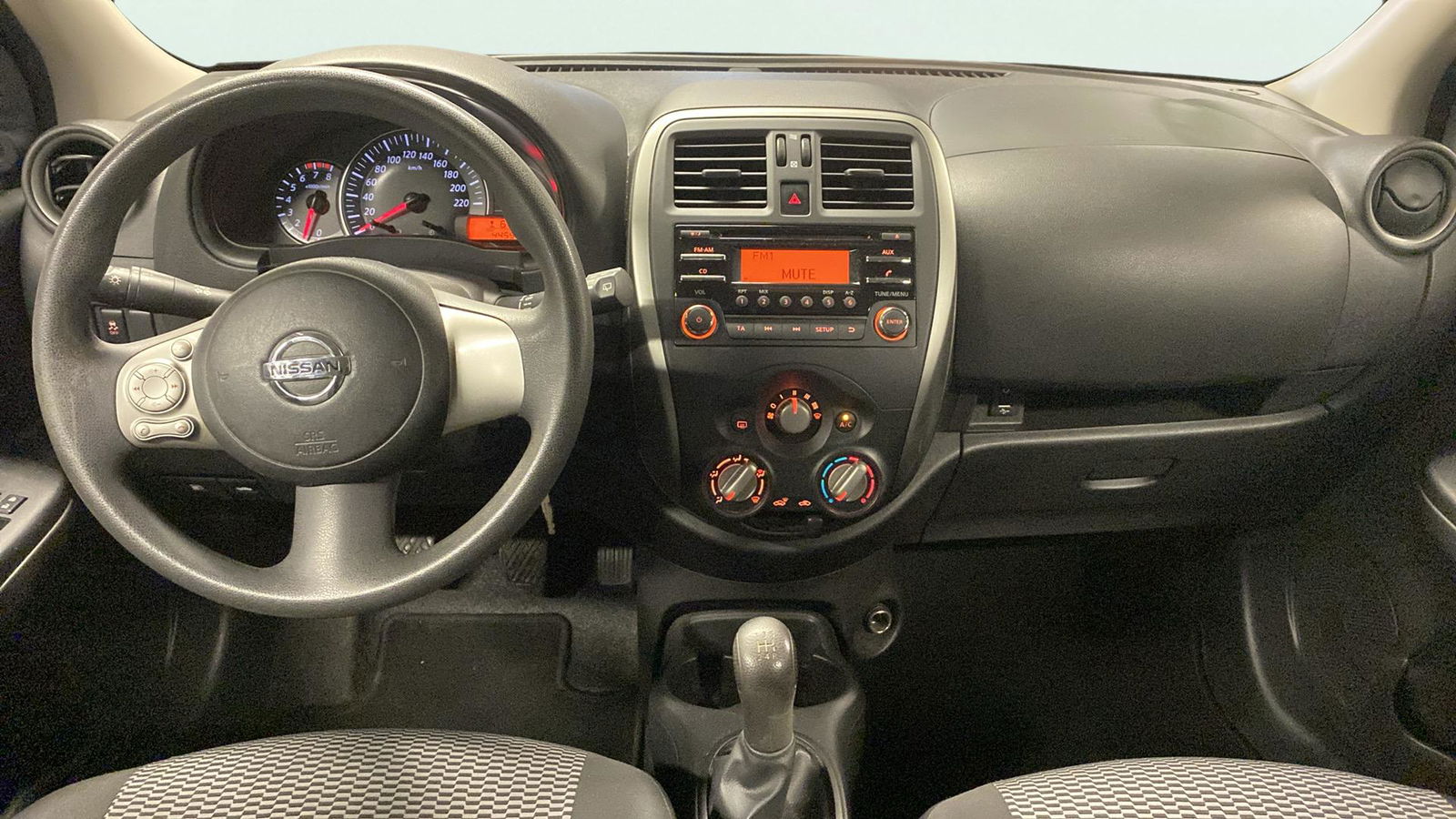 https://cdn-flexicar.caraffinity.it/public_appraisal_images_pro/images/stock/180112/URwImw45Q0__2278JYB_4ab261e18ac644788e466769fe4a103e_Interior_6.jpg