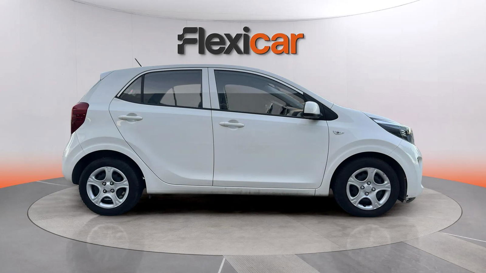 https://cdn-flexicar.caraffinity.it/public_appraisal_images_pro/images/stock/180137/Zv0ckg7JnW__7464LSD_0ebfce65b8f34abd9d27e96ac151901b_Exterior_3.jpeg.jpg