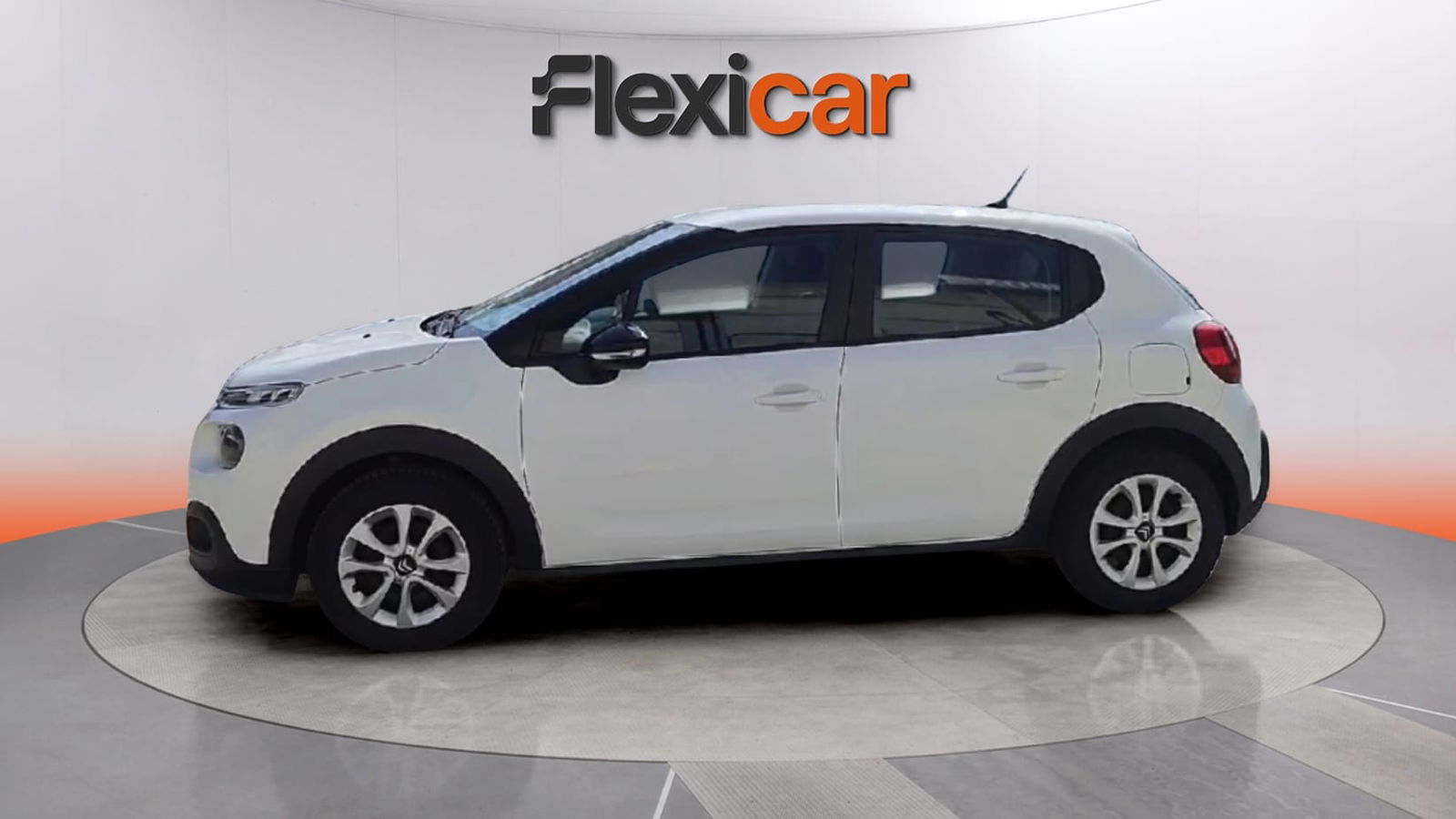 https://cdn-flexicar.caraffinity.it/public_appraisal_images_pro/images/stock/180432/sOfuhCuY75__5d66343d-4bc9-429b-8e85-30743c77220e.jpg