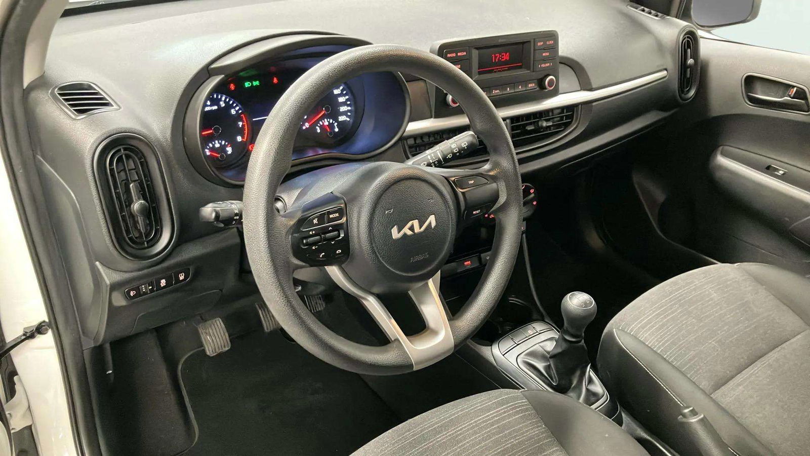 https://cdn-flexicar.caraffinity.it/public_appraisal_images_pro/images/stock/180761/KQIzancF7V__5330LYT_43d1522041354c4b82a192642d27eb47_Interior_6.jpeg.jpg