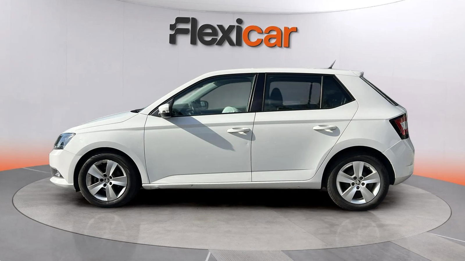 https://cdn-flexicar.caraffinity.it/public_appraisal_images_pro/images/stock/180875/UbOdrFdQ12__hh_01f60991fc334f078b8b88b88400d4b0_Exterior_2.jpeg.jpg