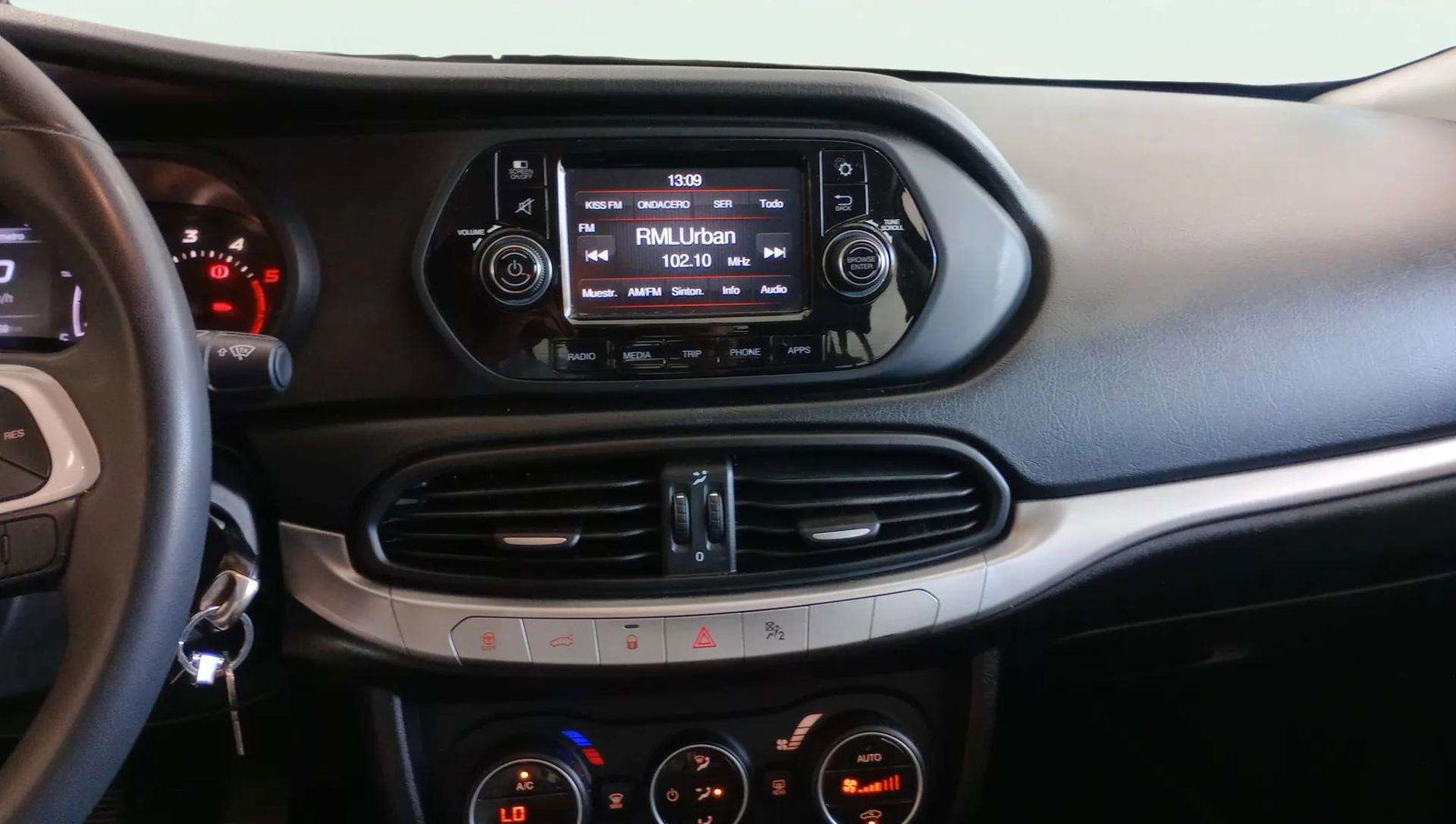 https://cdn-flexicar.caraffinity.it/public_appraisal_images_pro/images/stock/181071/1adXBz9Fj0__5066KCN_f446cda526dd44aeab7f809d5d629a55_Interior_7.jpg.jpg