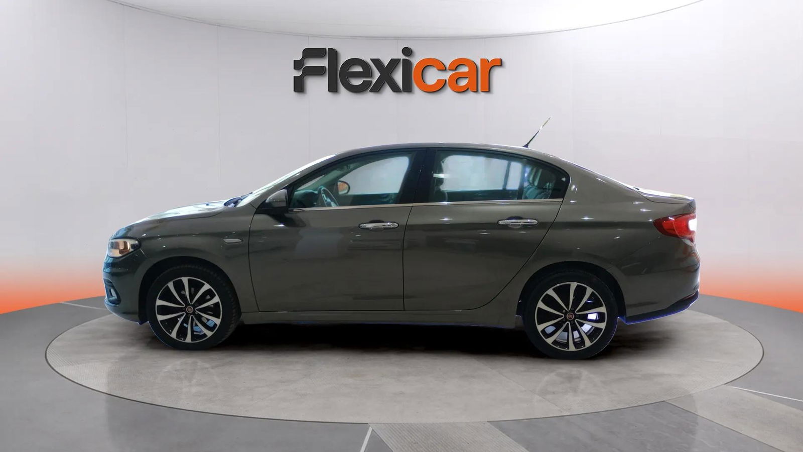 https://cdn-flexicar.caraffinity.it/public_appraisal_images_pro/images/stock/181071/RX99EClv9J__5066KCN_f446cda526dd44aeab7f809d5d629a55_Exterior_5.jpg.jpg