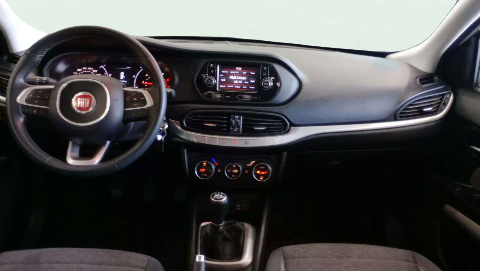 https://cdn-flexicar.caraffinity.it/public_appraisal_images_pro/images/stock/181071/eIkyag48tq__5066KCN_f446cda526dd44aeab7f809d5d629a55_Interior_6.jpg.jpg