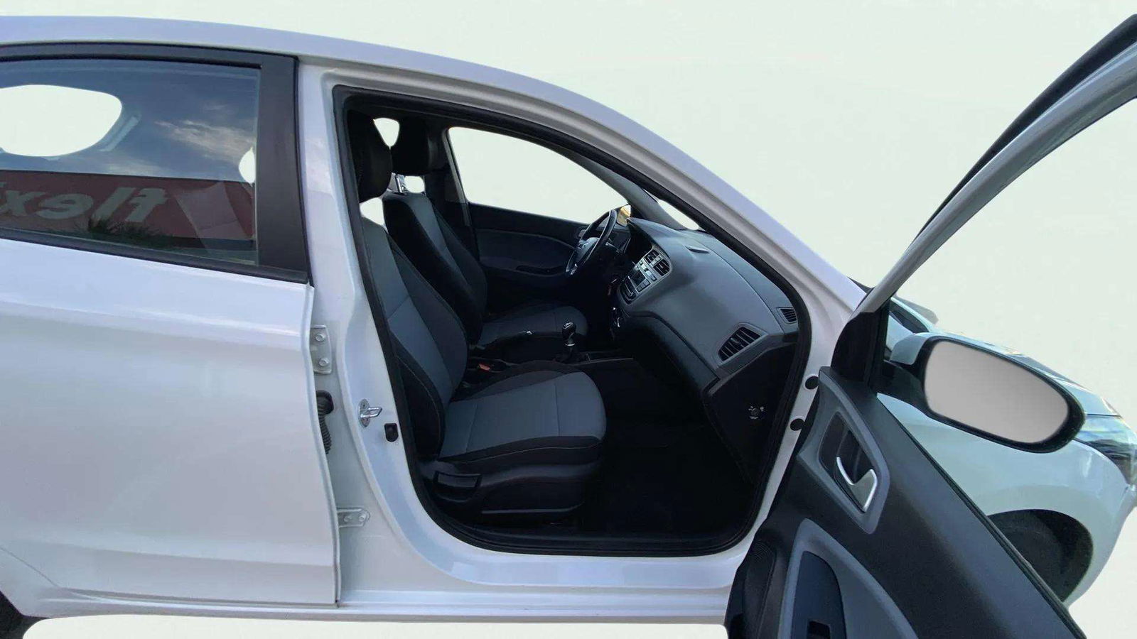 https://cdn-flexicar.caraffinity.it/public_appraisal_images_pro/images/stock/181352/GKurnrb00d__8054JXV_1b11ef03200f4e7fa0e52961f8b7f8bb_Interior_10.jpeg.jpg