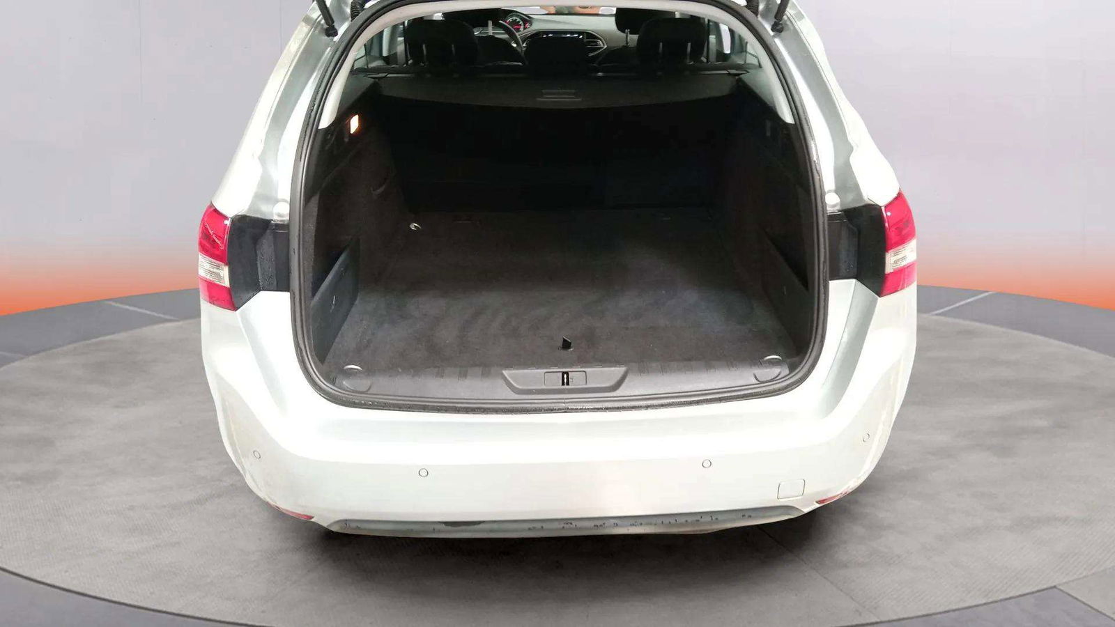 https://cdn-flexicar.caraffinity.it/public_appraisal_images_pro/images/stock/181536/4MzAGp8kGU__0521NCR_f6399aed79984a89b8c692e3746c1ef7_Interior_16.jpg.jpg