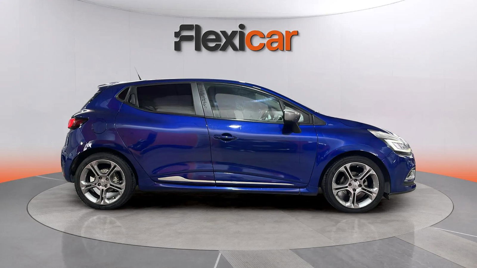 https://cdn-flexicar.caraffinity.it/public_appraisal_images_pro/images/stock/181593/zjFJ0McvJp__7848JYX_93e54255453f4df7842d188ebba9662d_Exterior_6.jpeg.jpg