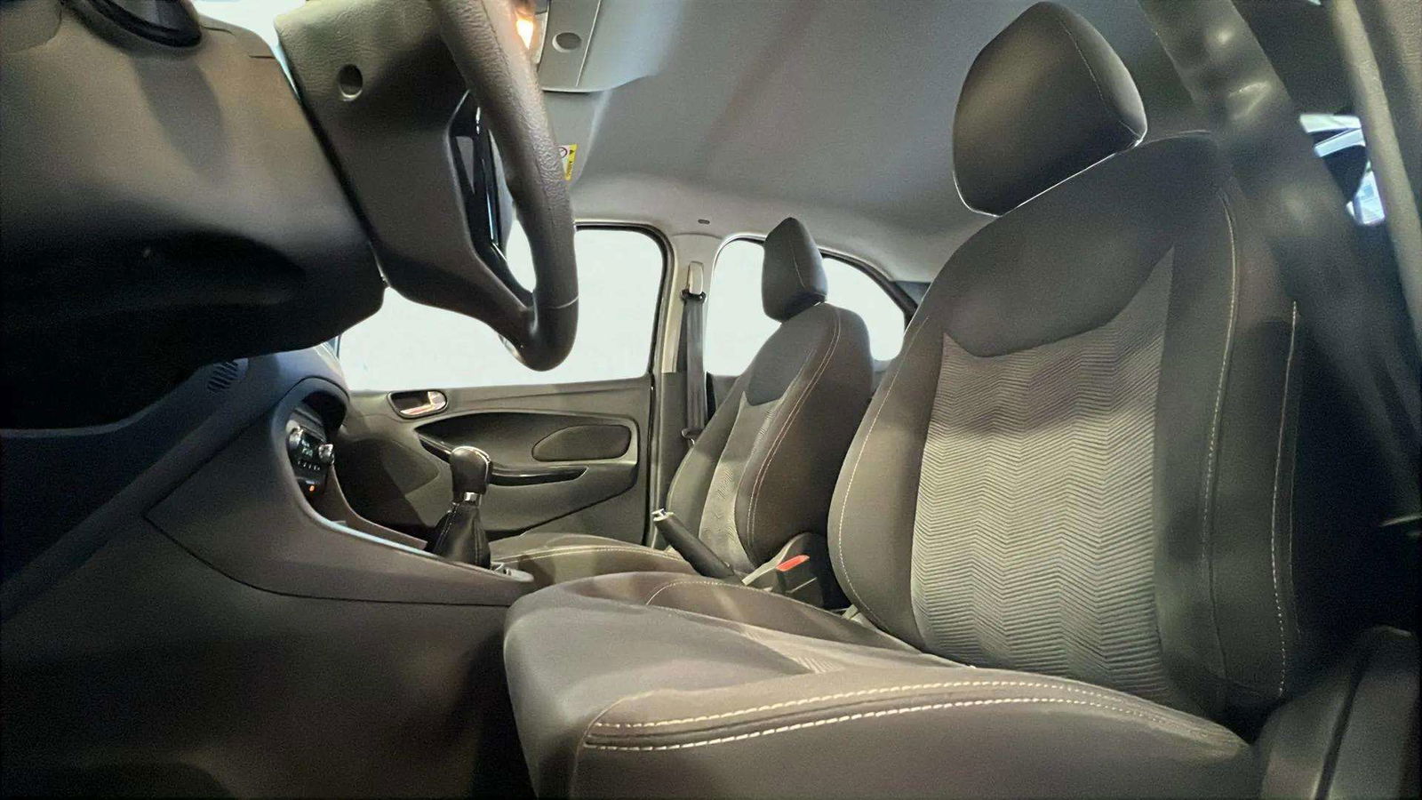 https://cdn-flexicar.caraffinity.it/public_appraisal_images_pro/images/stock/181624/GCqFdsykTq__hh_71b2b662f4484080bba287a75f110746_Interior_14.jpeg.jpg