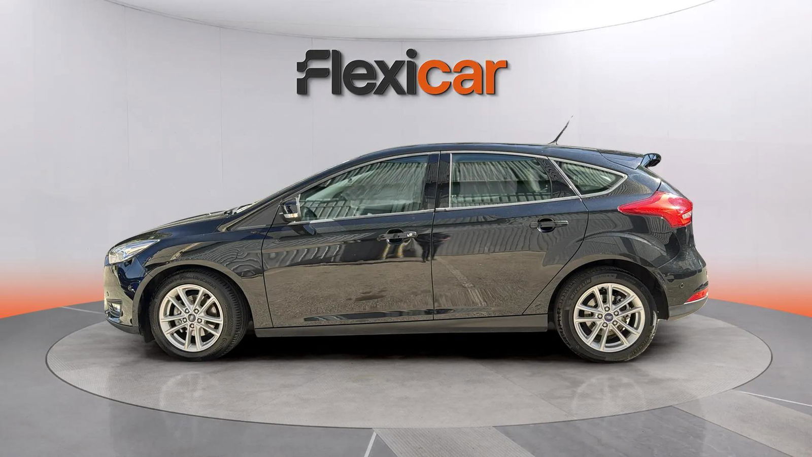 https://cdn-flexicar.caraffinity.it/public_appraisal_images_pro/images/stock/181724/7sUmahbzoC__17579295348071757929534807ce0914ad-4d82-4a25-a18f-aedf472f4317.jpg