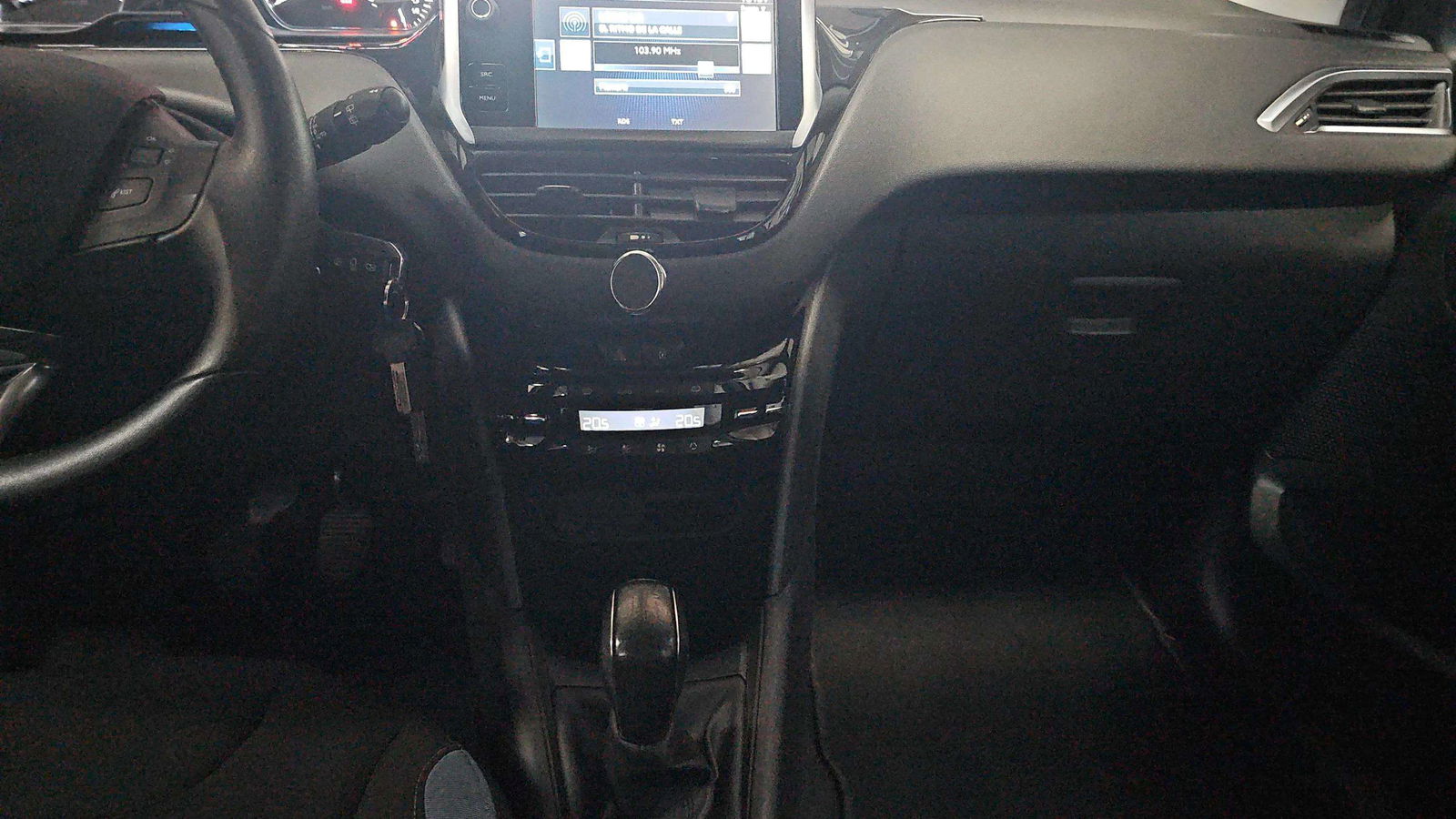https://cdn-flexicar.caraffinity.it/public_appraisal_images_pro/images/stock/182443/RaSjviCeBX__4420JCP_708017125df645de90f0018378bc75b9_Interior_7.jpg.jpg