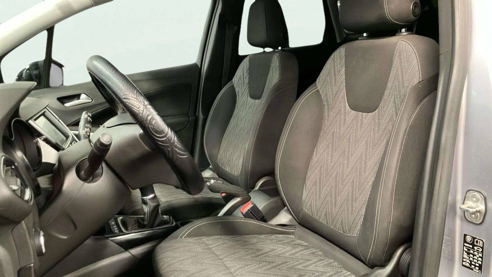 https://cdn-flexicar.caraffinity.it/public_appraisal_images_pro/images/stock/182562/jdf0qiTopl__2_8_Interior_7490MGR_89e8ef4236834df3896e562fd14d5ed3_Interior_8.jpeg.jpg