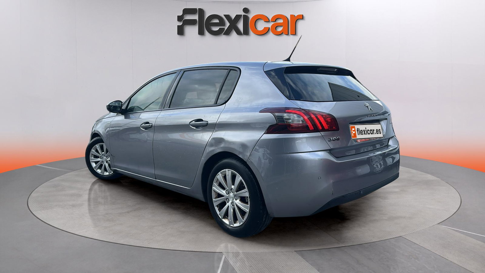 https://cdn-flexicar.caraffinity.it/public_appraisal_images_pro/images/stock/183112/yuyiAI6dVb__img-cb49d3c5-33aa-4666-a59b-a0a721960d3c.jpeg