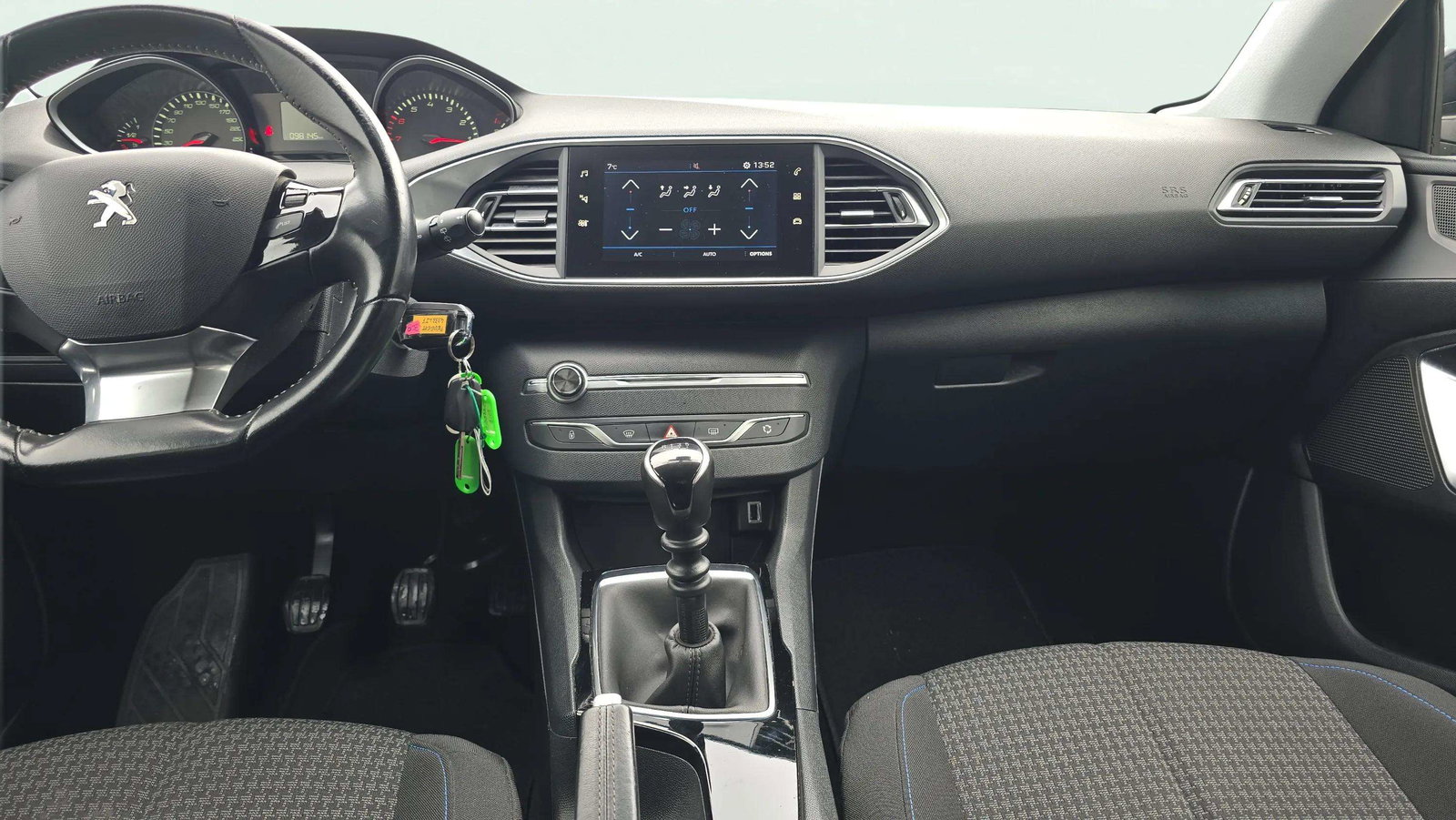 https://cdn-flexicar.caraffinity.it/public_appraisal_images_pro/images/stock/183151/WmCXL7vzBX__4333LJF_86d0cd962ed54d879e238cd4bd959eb4_Interior_7.jpg.jpg